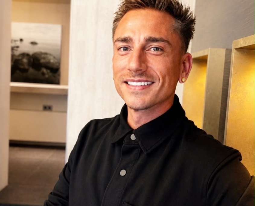 Florian Benz Friseurmeister Florian Benz arbeitet im Salon Strese in der Schillerstraße